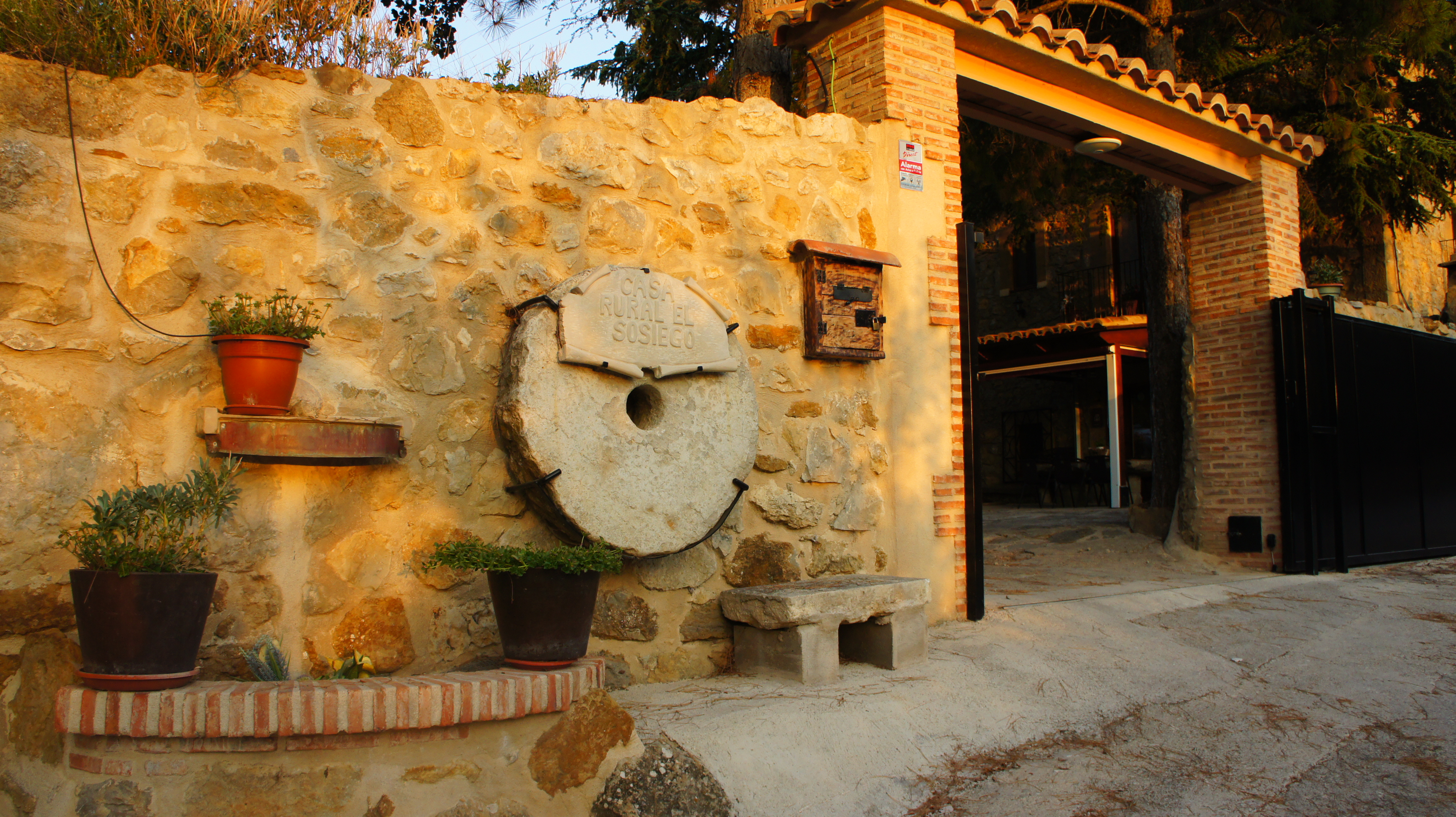 Entrada de piedra